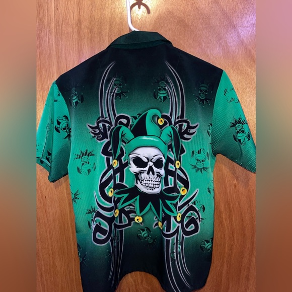 Silver Point Short Sleeve Button Up-Size M - Picture 2 of 3